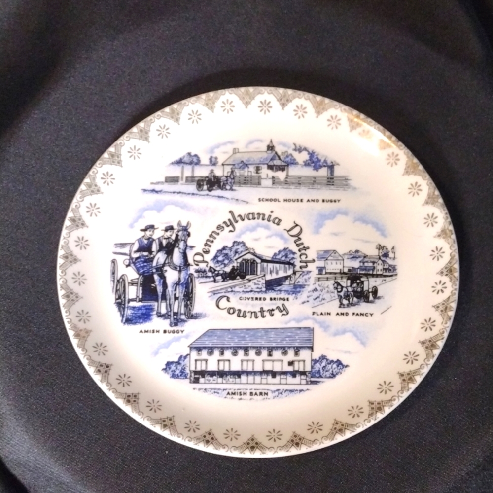 Vintage Pennsylvania Dutch Country souvenir plate with gilt accent edge
